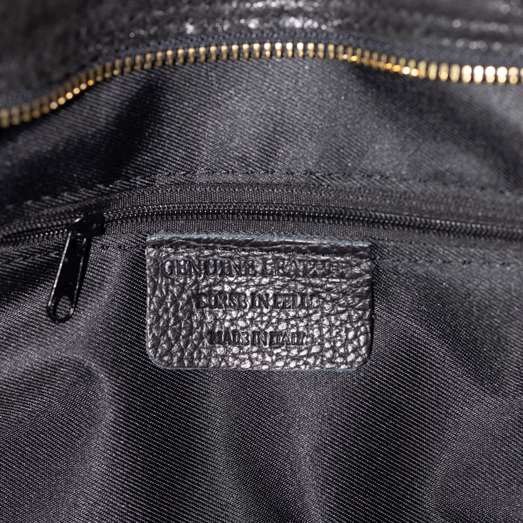 Interior genuine leather Made in Italy label