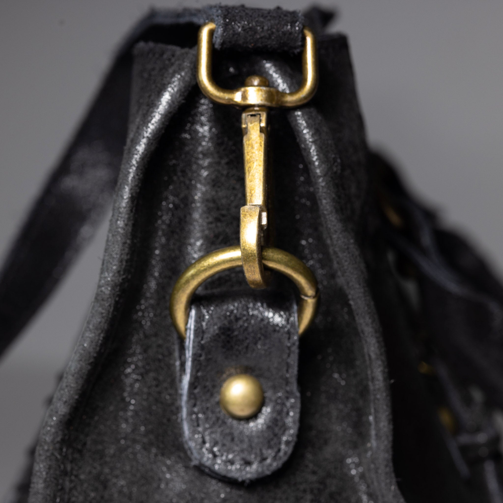 Genuine Italian leather top handle detail