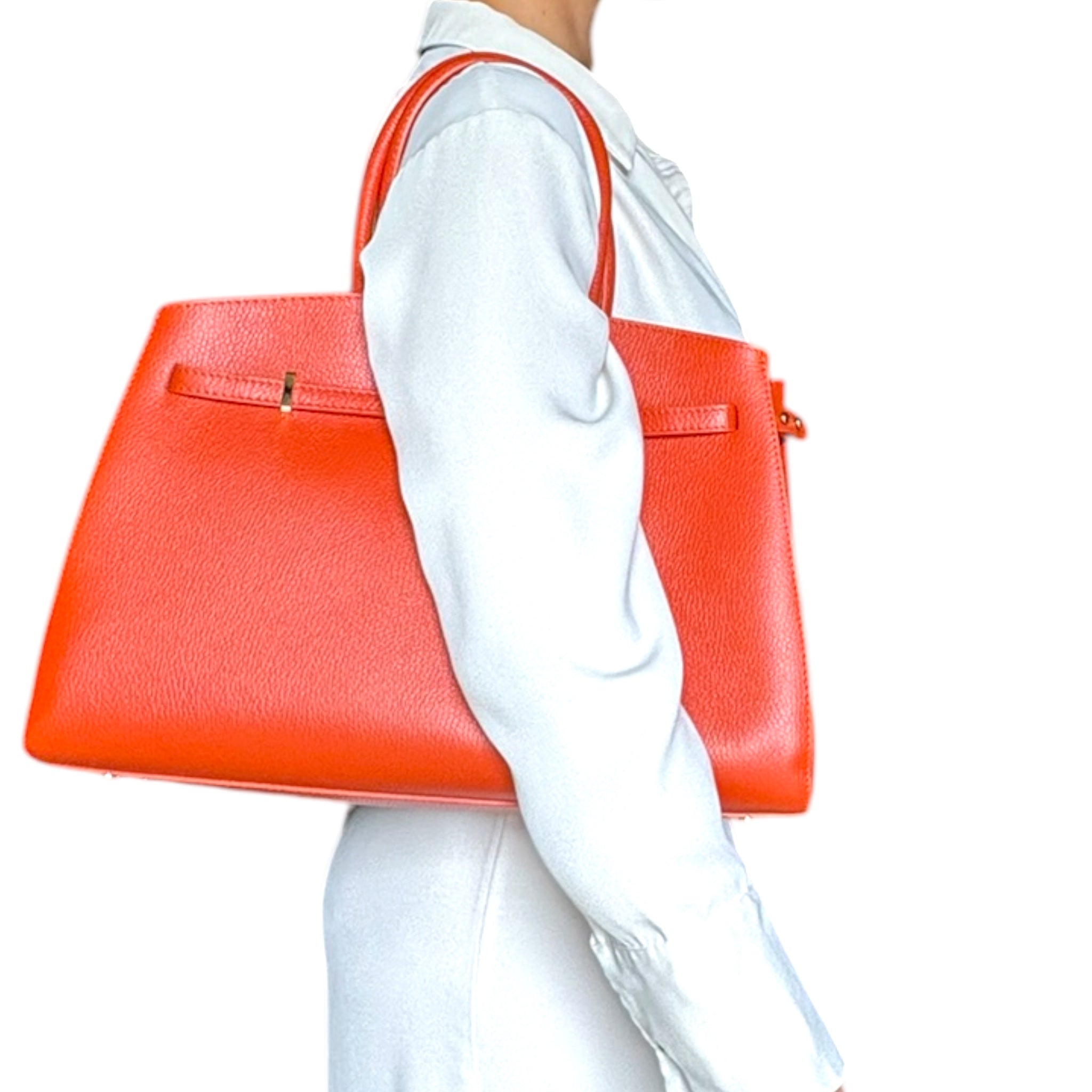 Elegant Italian leather shoulder handbag for women