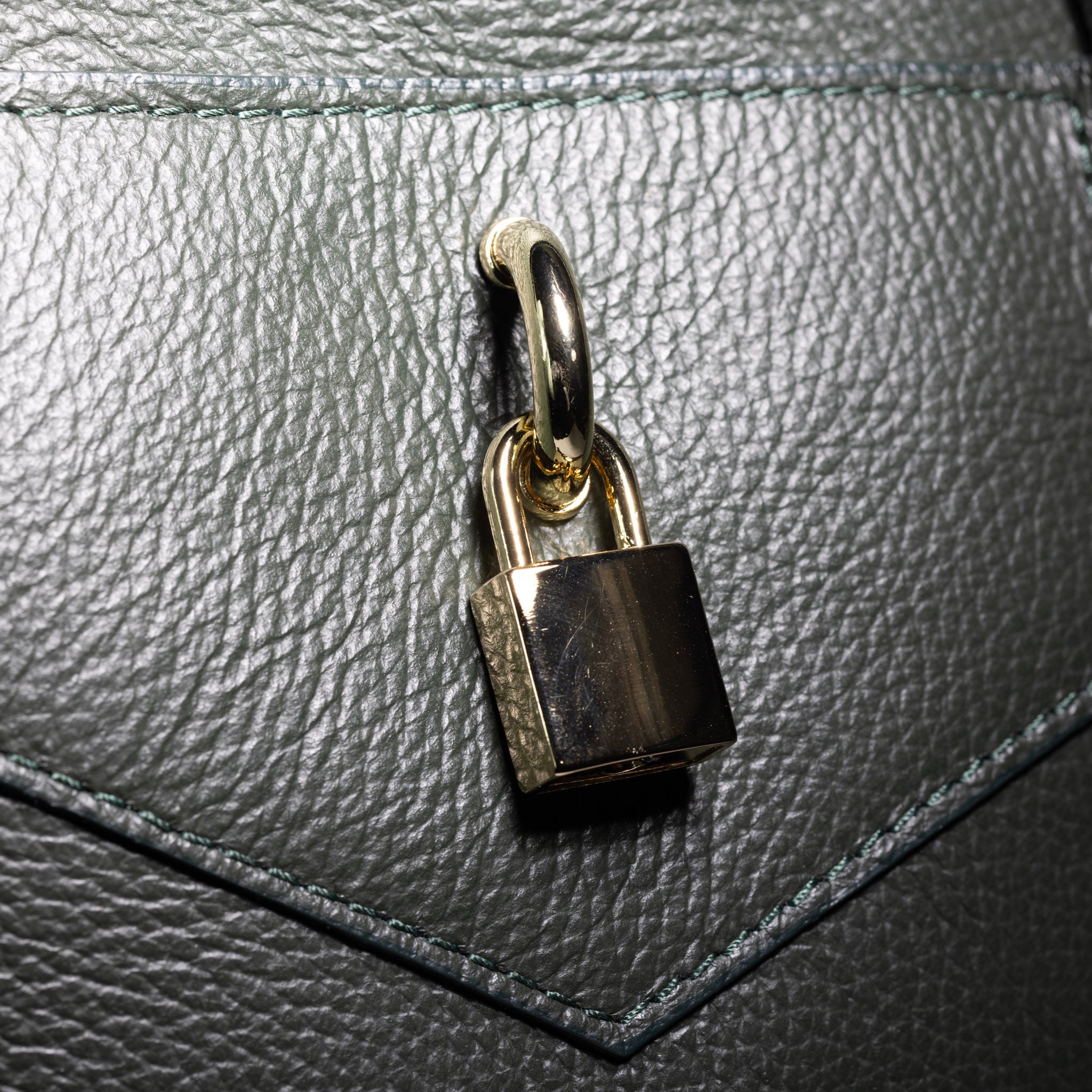 handmade luxury leather handbag made in Italy